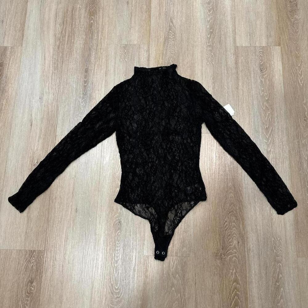 Good american lace mock neck